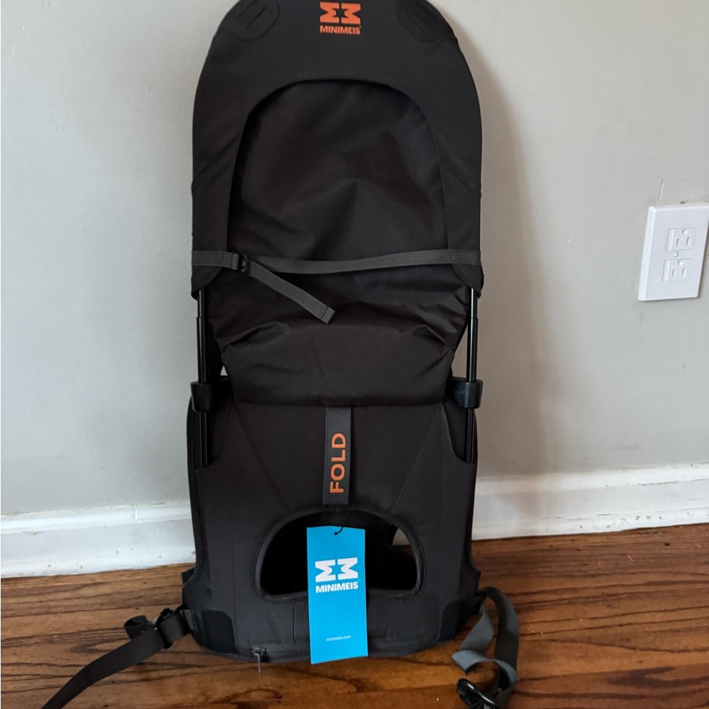 MINIMEIS Black Child Carrier NWT